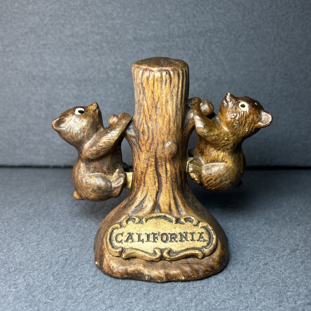 Vintage California Bear Salt and Pepper Shakers Ceramic Souvenir Mid‎ Century